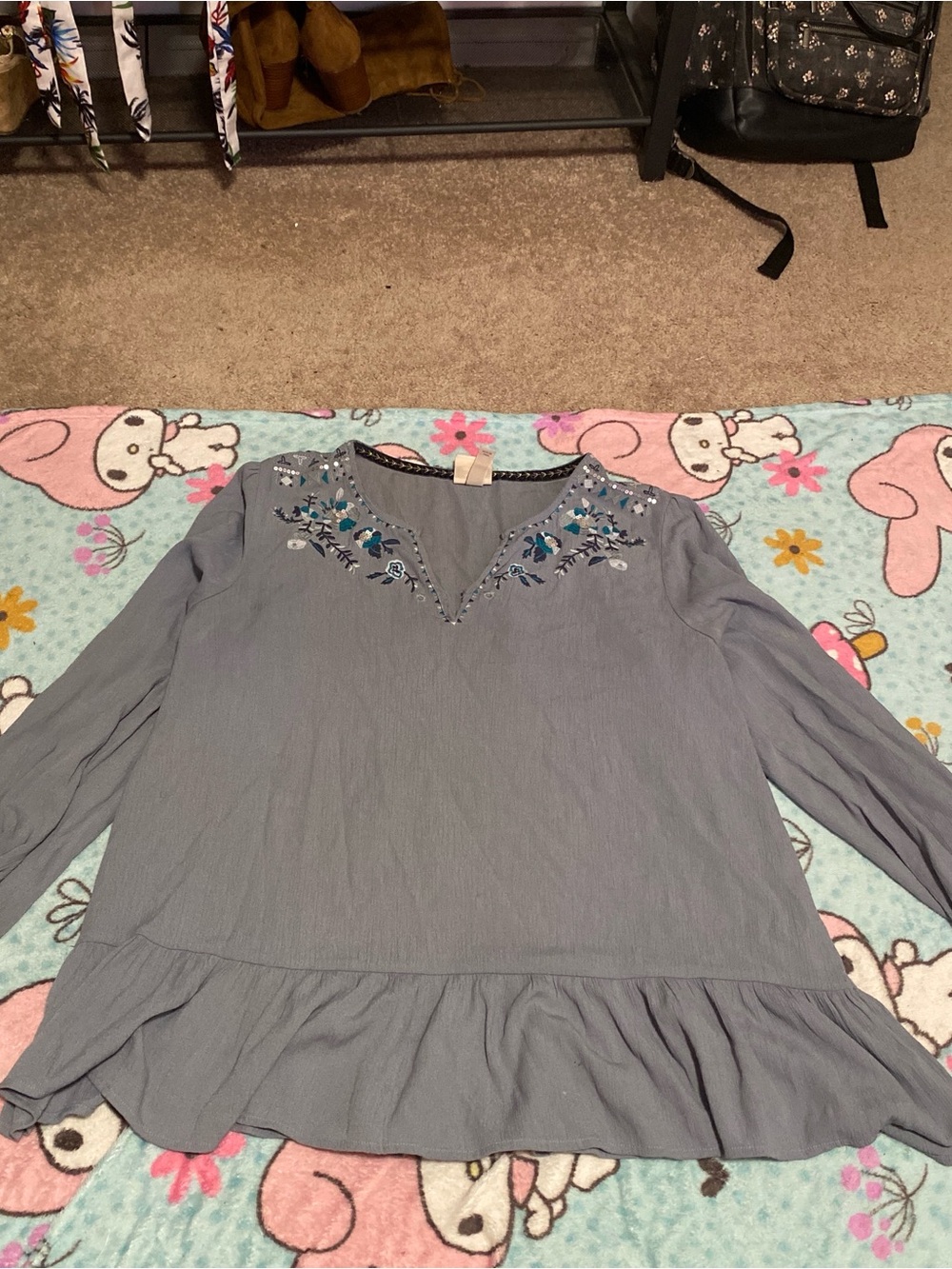 Embroidered V-Neck Ruffle Hem Women's Top - Gray